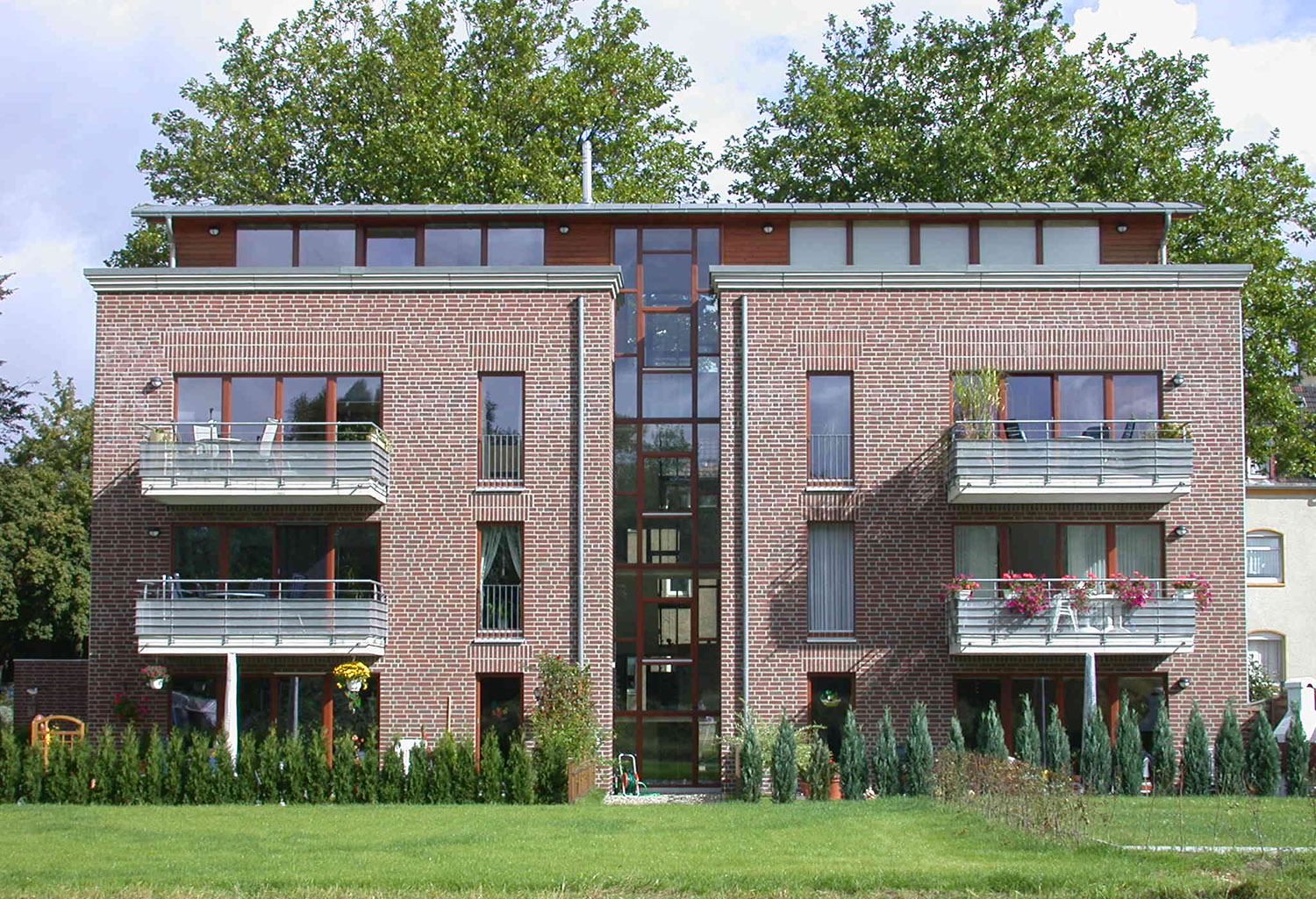 Dateiname                   :DSCN0028.JPG
Dateigrˆﬂe                  :409.7 KB (419528 Byte)
Aufnahmedatum               :2002/09/22 03:22:50
Bildgrˆﬂe                   :2048 x 1536
Auflˆsung                   :72 x 72 dpi
Bitanzahl                   :8 Bit/Kanal
Sch¸tzen                    :Aus
Ausblenden                  :Aus
Kamera-ID                   :N/A
Modellname                  :E995
Qualit‰tsmodus              :GROB
Messmethode                 :Mehrfeld
Belichtungsbetriebsart      :Programmautomatik
Blitz                       :Nein
Brennweite                  :13.1 mm
Verschlusszeit              :1/230.7Sekunde
Blende                      :F5.7
Belichtungskorrektur        :0 EV
Fester Weiﬂabgleich         :Automatik
Objektiv                    :Integriert
Blitz-Synchronisierungsmodus:N/A
Belichtungsdifferenz        :N/A
Flexibles Programm          :N/A
Empfindlichkeit             :Auto
Sch‰rfung                   :Automatik
Kurvenmodus                 :N/A
Farbmodus                   :FARBE
Tonwertkorrektur            :AUTOMATIK
Breite (GPS)                :N/A
L‰nge (GPS)                 :N/A
Hˆhe (GPS)                  :N/A